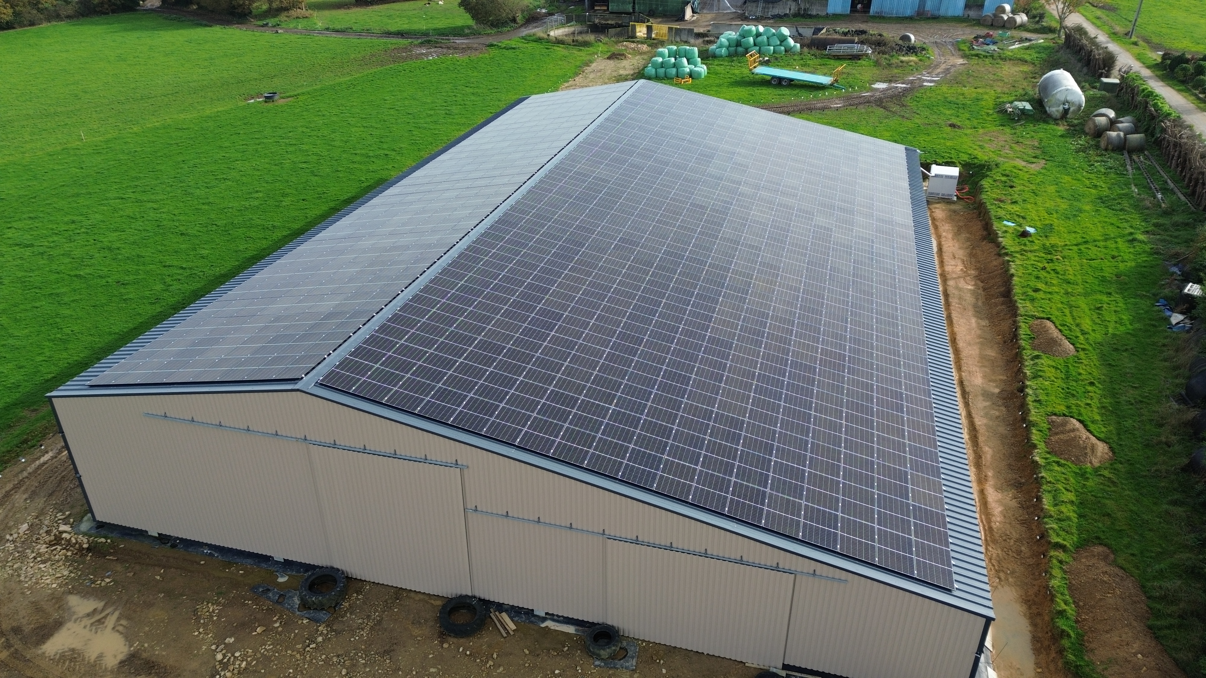 Hangar agricole équipé d’une centrale photovoltaïque 320 kWc à Bannalec (29)